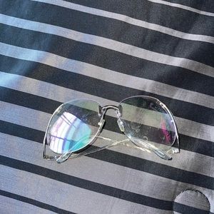 Trendy Iridescent shades